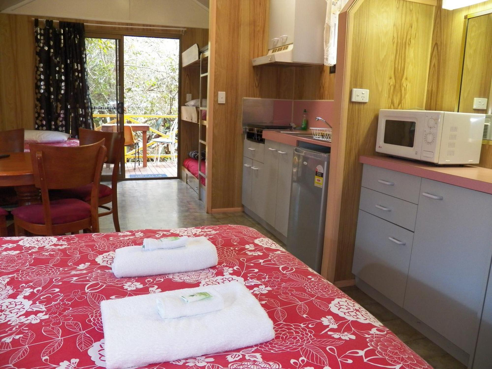 Lake Eacham Tourist Park & Cabins Zimmer foto
