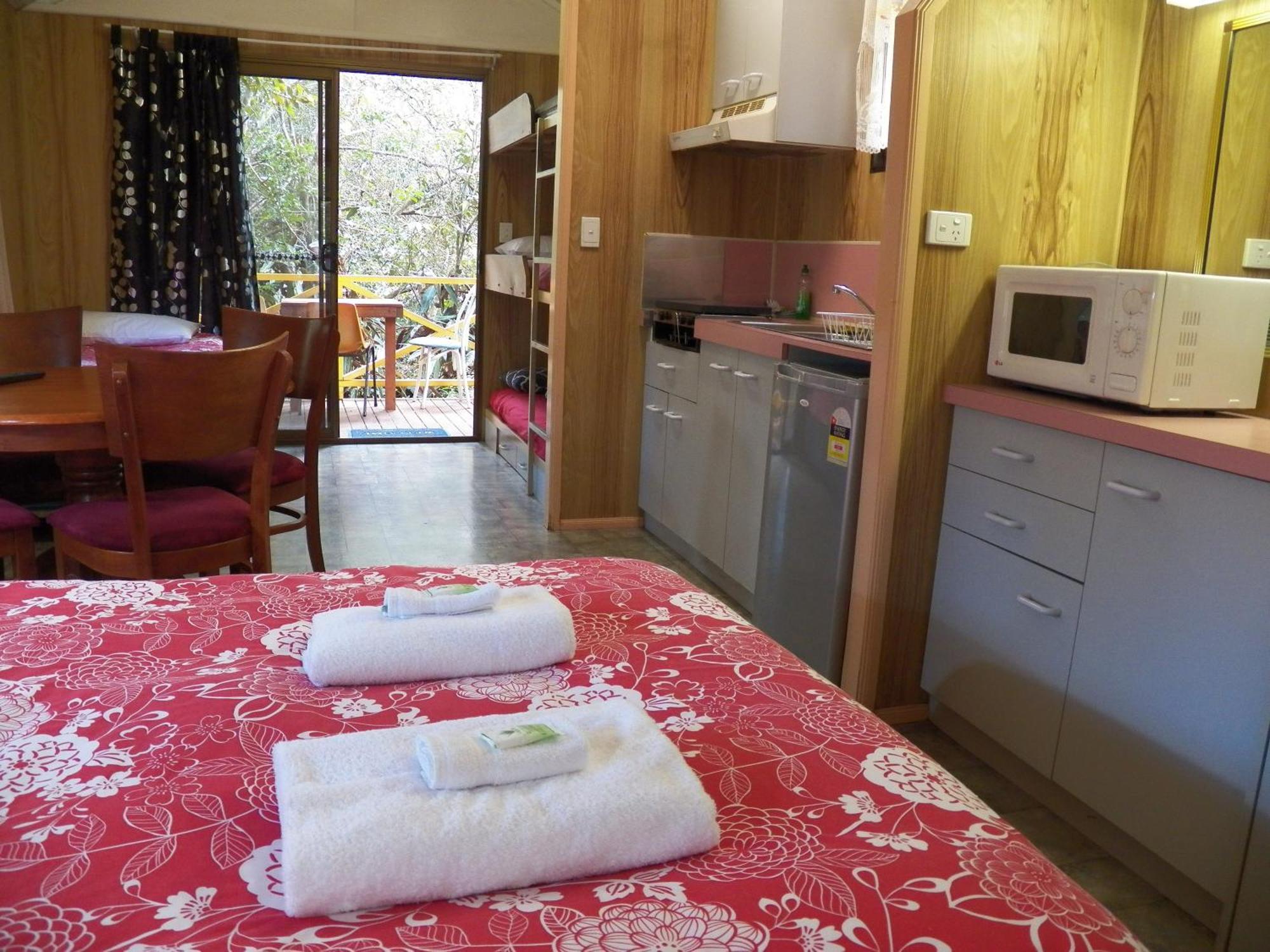 Lake Eacham Tourist Park & Cabins Zimmer foto